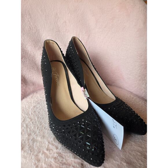 Black studded gem pointed toe pumps by Forever size 8 - Picture 2 of 9